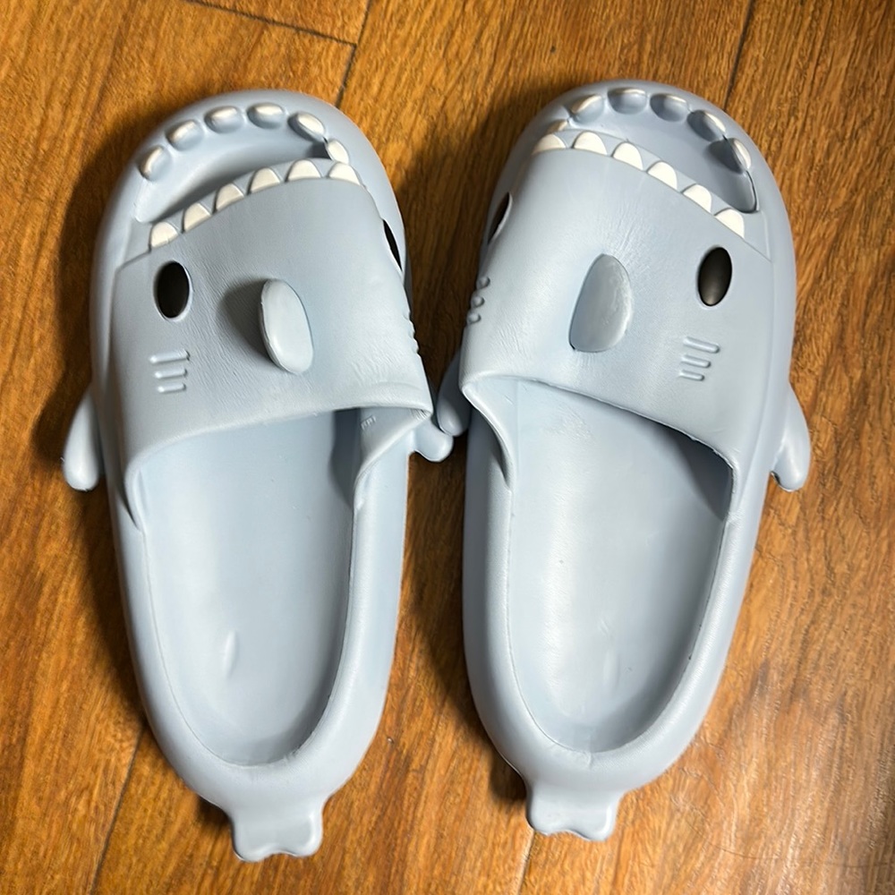 Viral Cartoon Light Blue Rubber Shark Slippers